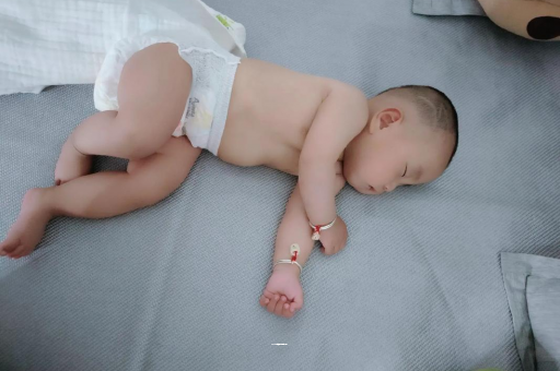 塔城宝宝发烧可以喝牛奶吗